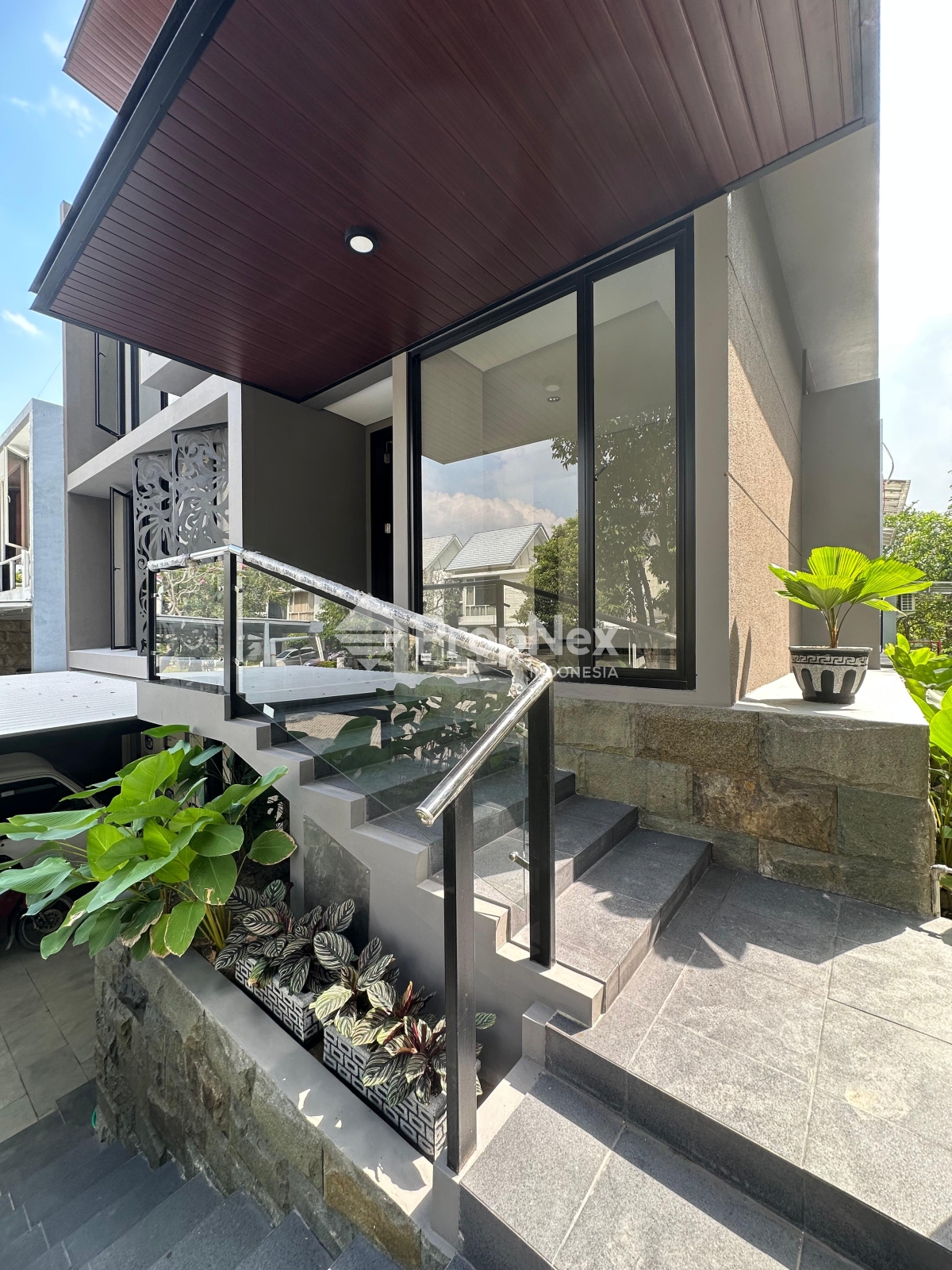 Rumah 3 Lantai Baru Minimalis HGB di Citraland Woodland — foto 3